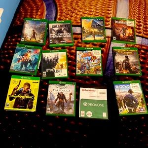 Good condition cyberpunk case broken a little game is perfect